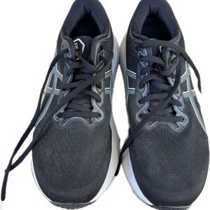 Men’s Size 10 ASICS running shoes